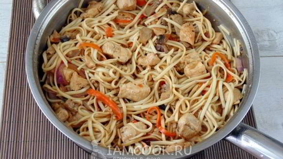 ШАГ 13. лапша удон с курицей