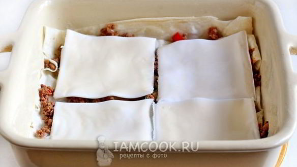 ШАГ 14. лазанья из лаваша с фаршем и сметанным соусом