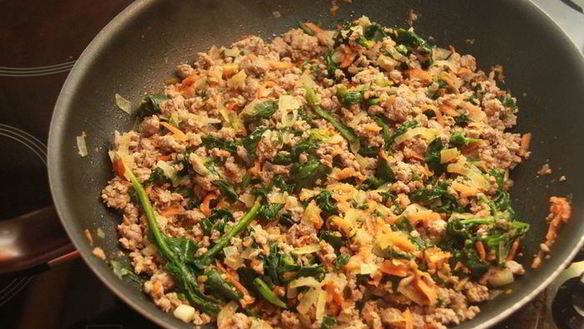 ШАГ 5. мясная лазанья со шпинатом