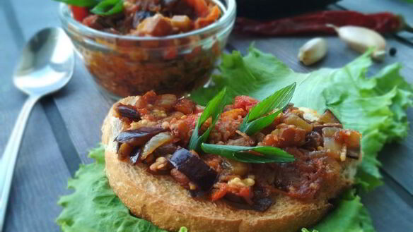 ШАГ 7. баклажанная паста на тостах