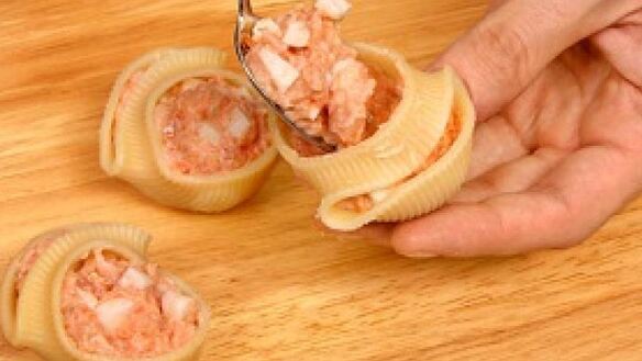 ШАГ 2. фаршированные ракушки