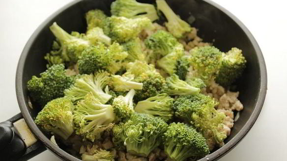 ШАГ 3. гратен из макарон, куриной грудки и брокколи