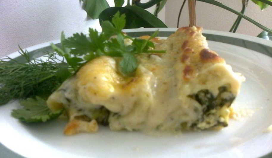 Рецепт каннелони с рикотой и шпинатом под бешамелем
