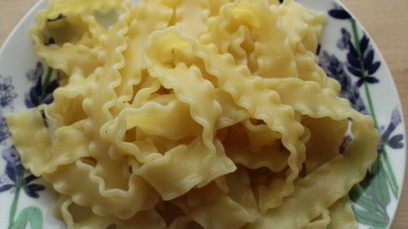 ШАГ 2. мафальдине с камчатским крабом и зеленым горошком, запеченные в пергаменте