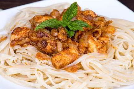 Макароны болоньезе с куриной грудкой