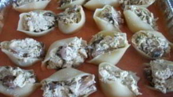 ШАГ 4. макароны, фаршированные курицей и грибами