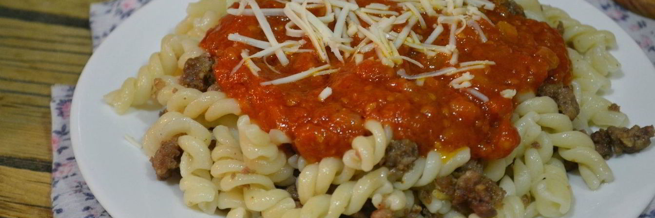 Макароны с фаршем под соусом