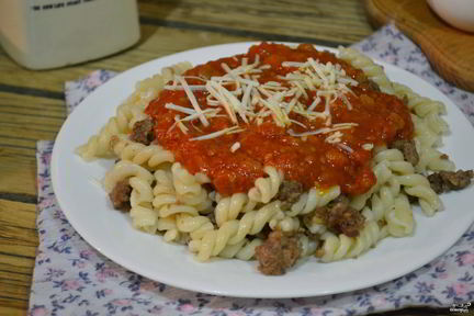 Макароны с фаршем под соусом