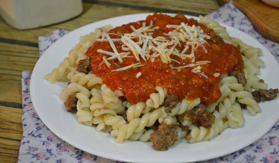 Рецепт макароны с фаршем под соусом