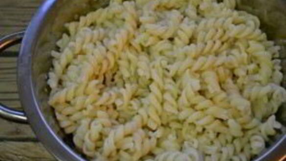 ШАГ 2. макароны с фаршем под соусом