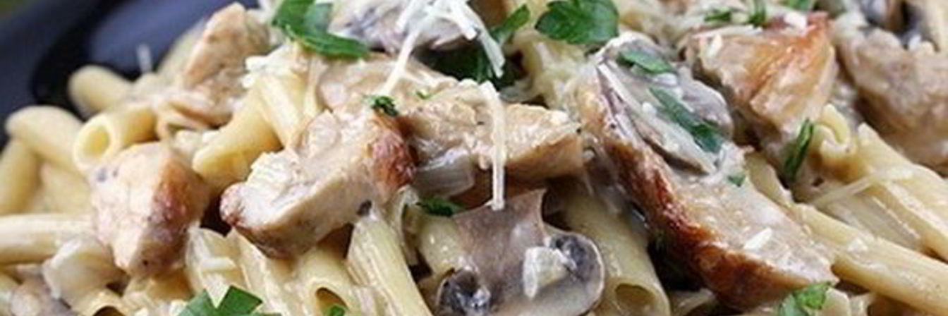 Макароны с грибами и куриным филе