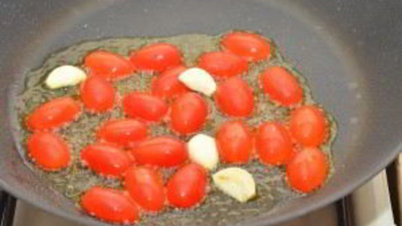 ШАГ 3. макароны с мидиями