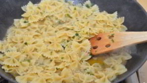 ШАГ 8. макароны с мидиями