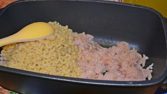 ШАГ 3. макароны с мясом в духовке