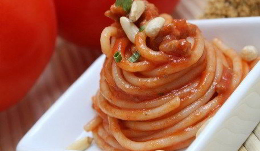 Рецепт острая паста с кедровыми орешками и зеленью