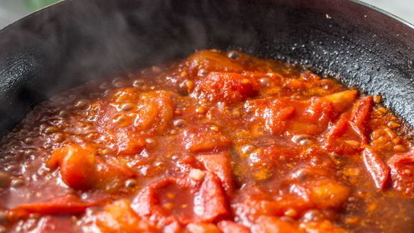 ШАГ 5. паста из кабачков с томатным соусом