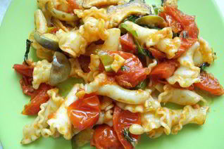Паста Китайские грузди с томатами и баклажанами