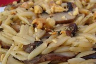 Паста орзо с грибами и грецкими орехами