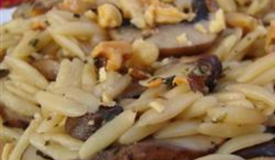 Рецепт паста орзо с грибами и грецкими орехами
