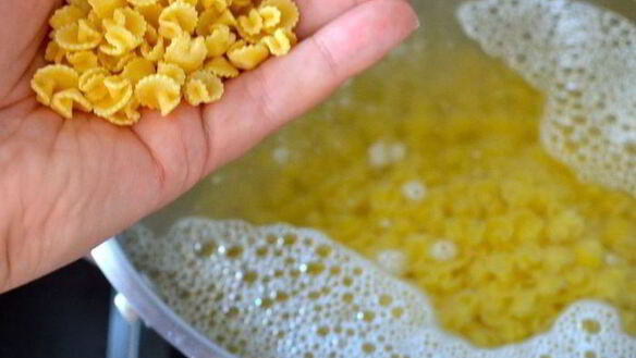 ШАГ 4. паста с чечевицей