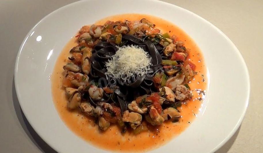 Рецепт паста с чернилами каракатицы под соусом