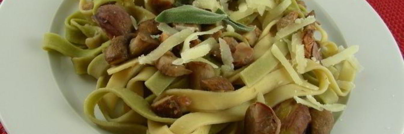 Паста с каштанами, грибами и шалфеем