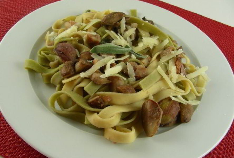 Паста с каштанами, грибами и шалфеем