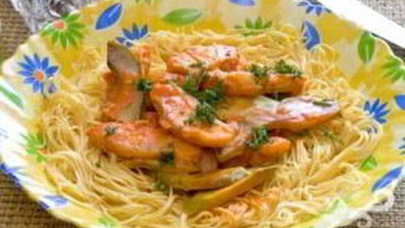 ШАГ 6. паста с хеком и ломтиками авокадо