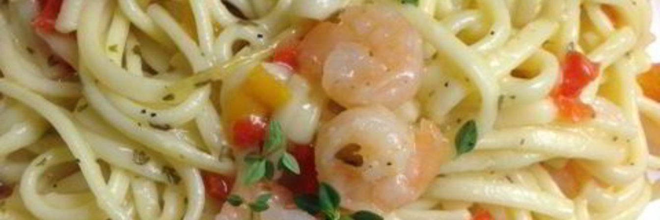 Паста с креветками и перцем в сливочном соусе