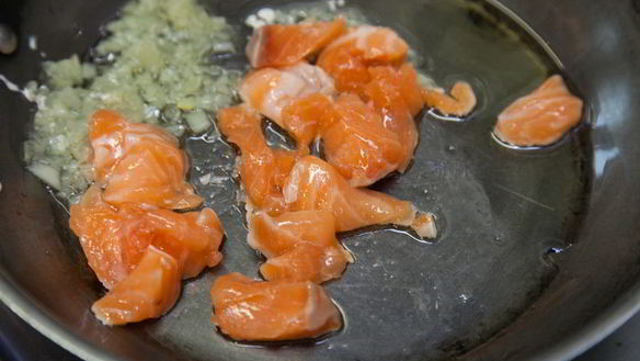 ШАГ 5. паста с лососем и сливочно-имбирным соусом