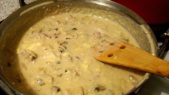 ШАГ 5. паста с морепродуктами в сливочно-сырном соусе