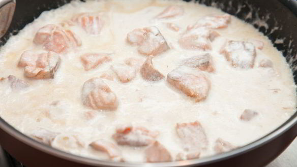 ШАГ 6. паста с семгой в сливочном соусе