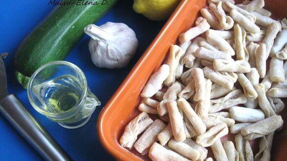 ШАГ 2. паста с цукини, маринованными в лимонном соке