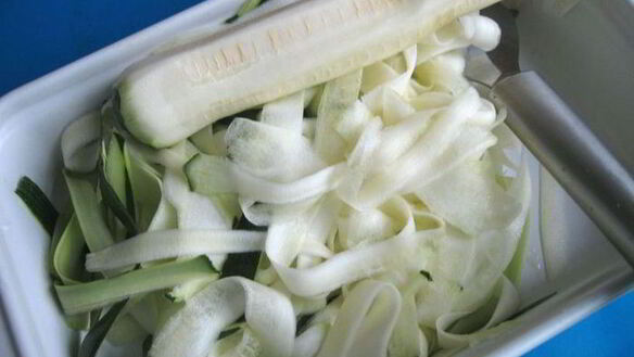 ШАГ 3. паста с цукини, маринованными в лимонном соке