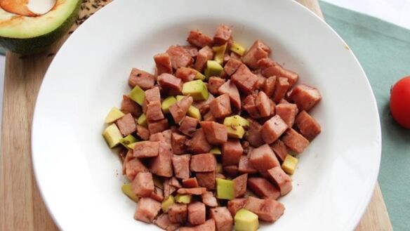 ШАГ 3. паста с ветчиной, томатами и авокадо