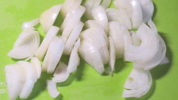 ШАГ 2. паста в луковой подливке