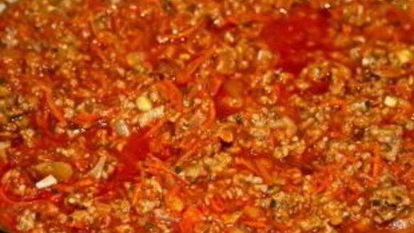 ШАГ 5. спагетти под соусом болоньезе