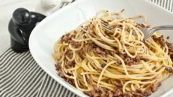 ШАГ 4. спагетти с фаршем в мультиварке