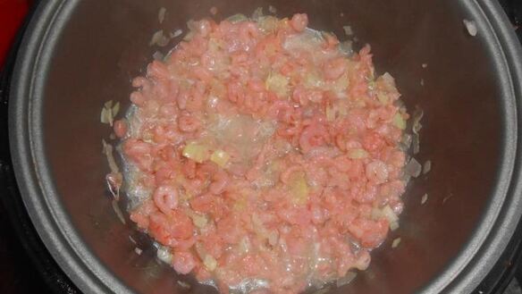 ШАГ 2. спагетти с креветками в сливочно-чесночном соусе