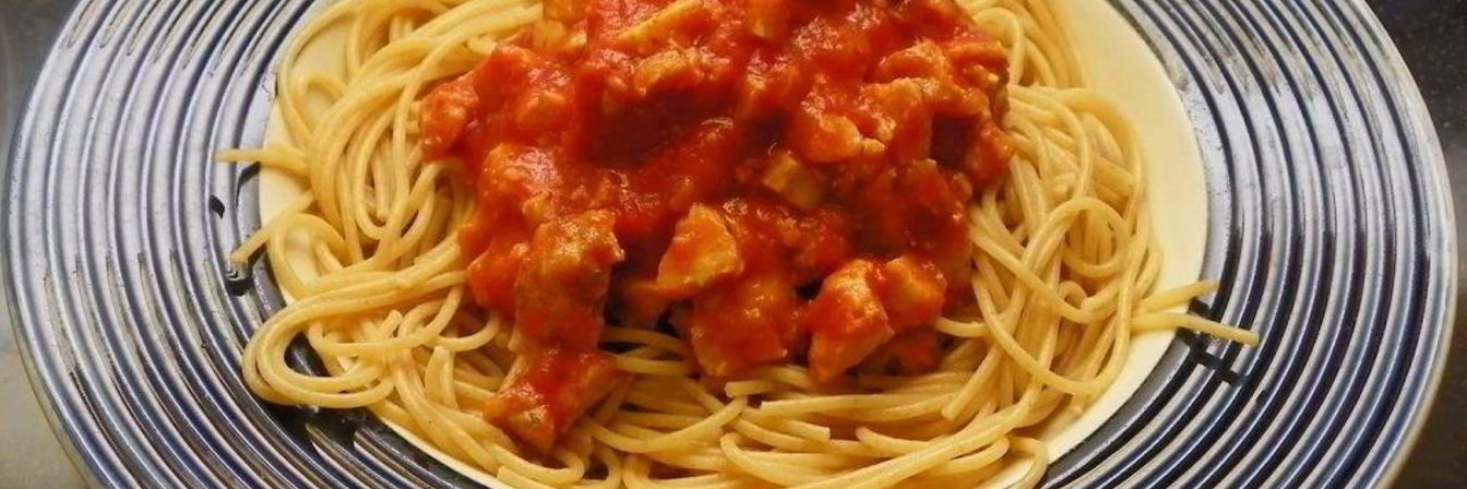 Спагетти с курицей и перчиком чили