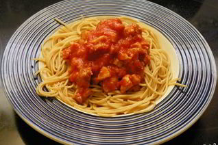 Спагетти с курицей и перчиком чили