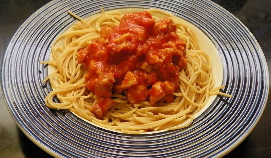 Рецепт спагетти с курицей и перчиком чили