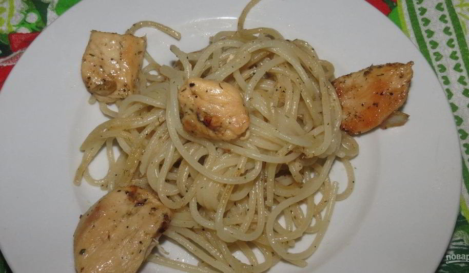 Рецепт спагетти с курицей в сметанном соусе