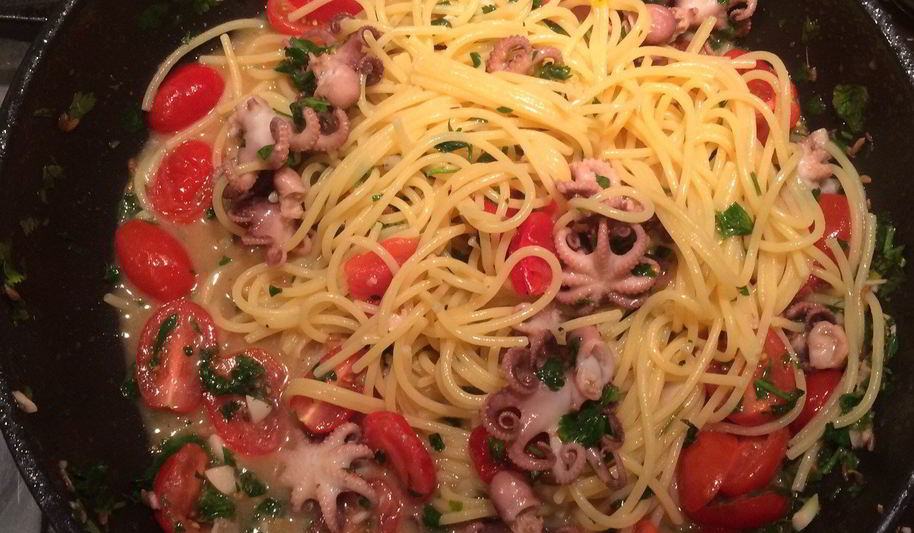 Рецепт спагетти с мини осьминогами