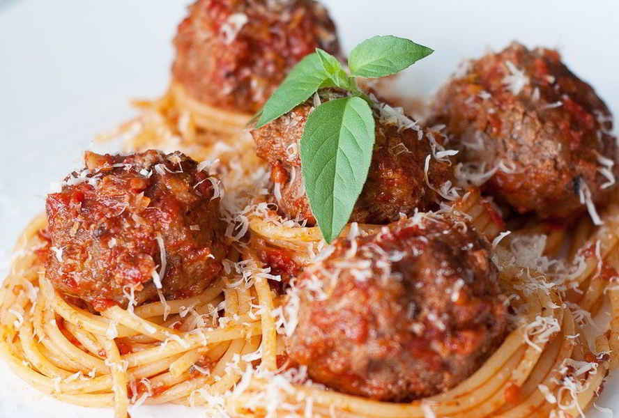 Спагетти с митболами