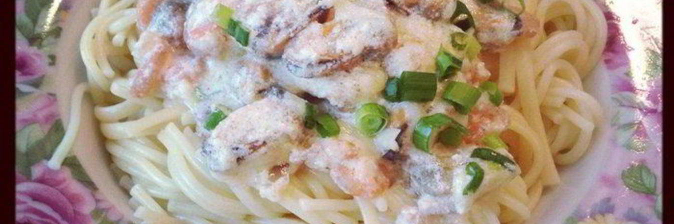 Спагетти с морепродуктами в чесночно-сливочном соусе
