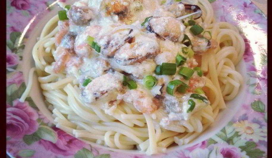 Рецепт спагетти с морепродуктами в чесночно-сливочном соусе