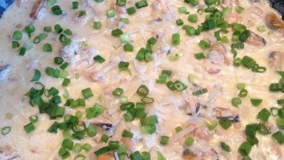 ШАГ 4. спагетти с морепродуктами в чесночно-сливочном соусе