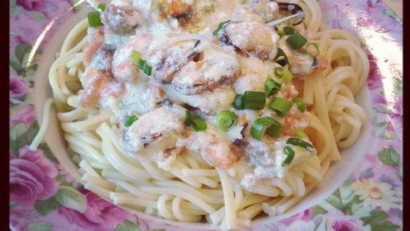 ШАГ 5. спагетти с морепродуктами в чесночно-сливочном соусе