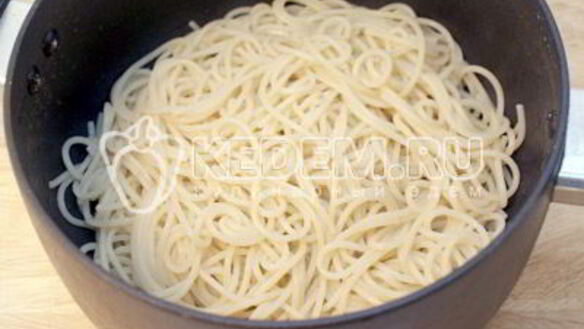 ШАГ 4. спагетти с мясной подливой